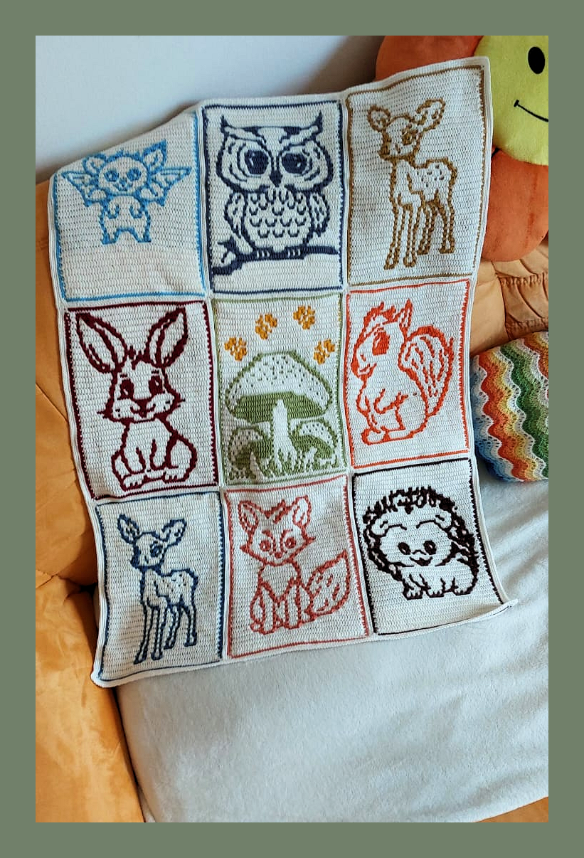 Mosaic forest animals pattern