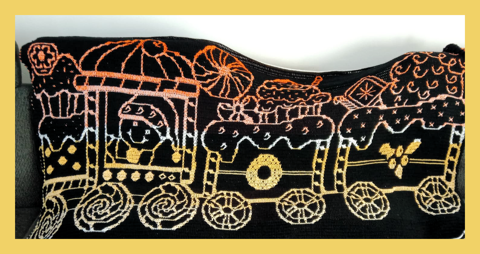 Mosaic Gingerbread train pattern