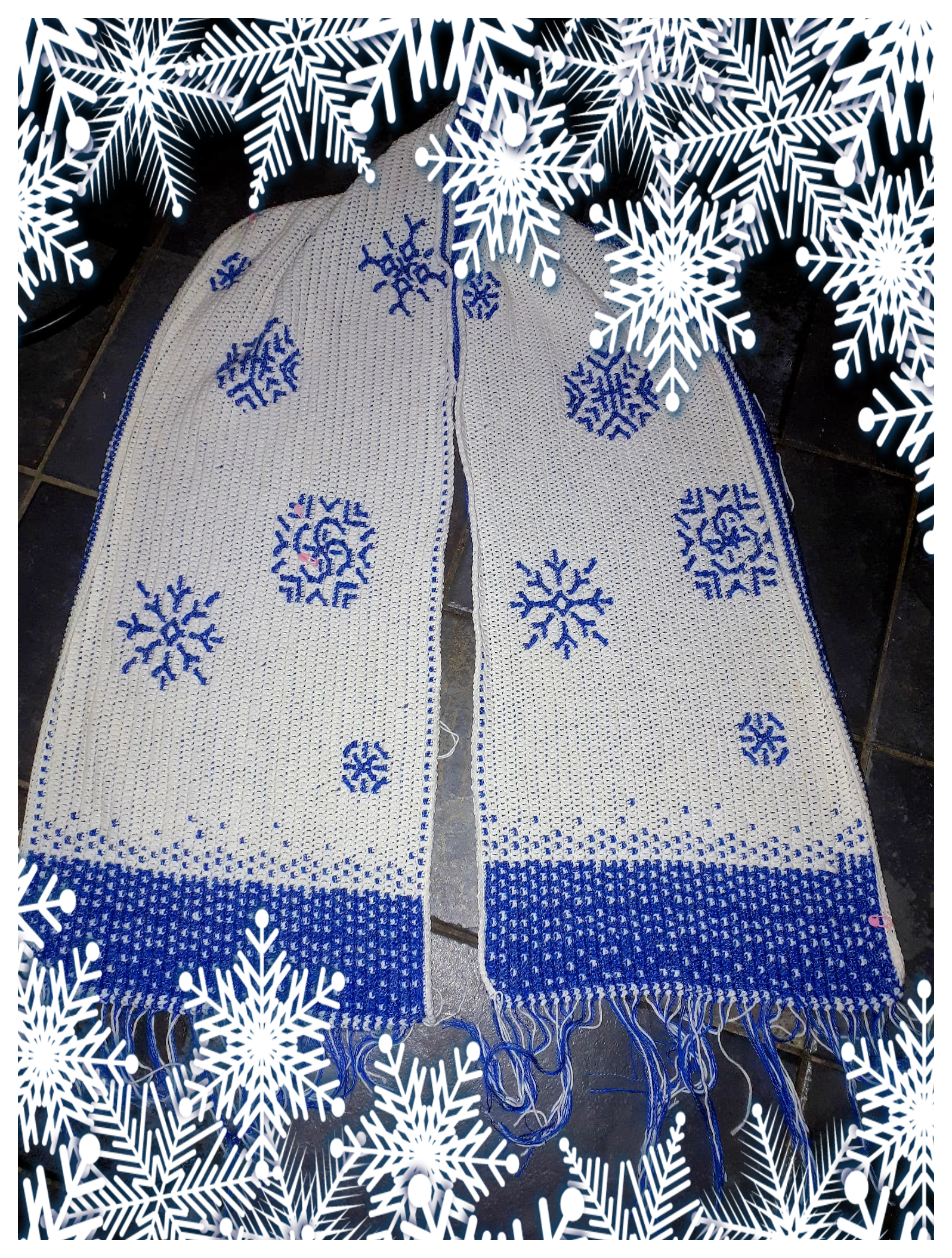 Mosaic Snowflake kisses pattern